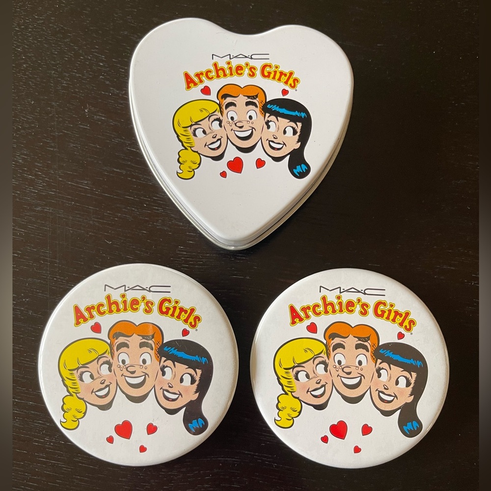 MAC Archie Girls Collection - 2 Pins + 1 Heart Tin